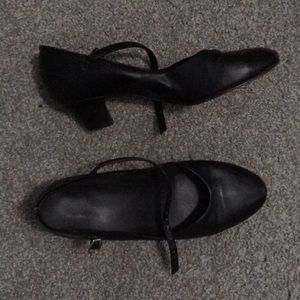 Capezio character shoes